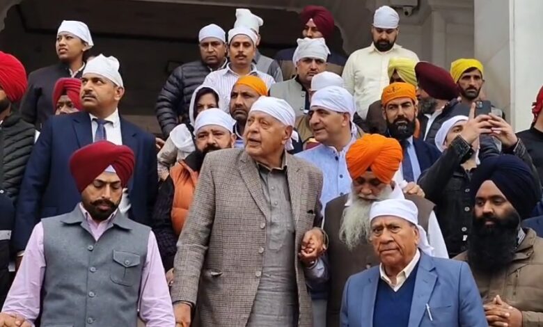 फारूक अब्दुल्ला ने श्री हरमंदिर साहिब में मत्था टेका, देश की एकता पर जताई जोर