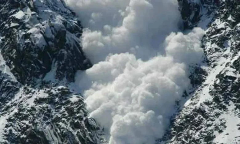 उत्तराखंड के चमोली में बड़ा हादसा: ग्लेशियर फटने से 50 मजदूर दबे, रेस्क्यू ऑपरेशन जारी