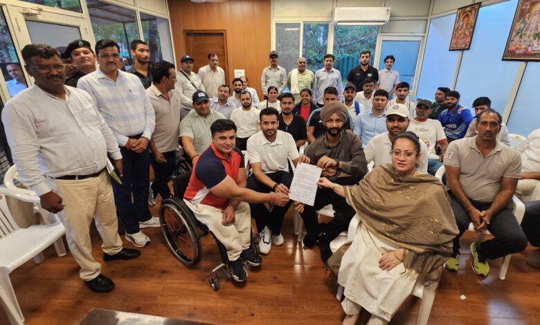 हरियाणा पैरा स्पोर्ट्स एसोसिएशन के तत्वावधान में पेरिस 2024 पैरा ओलंपिक और एशियाई खेलों के पदक विजेता खिलाड़ियों ने हरियाणा की स्वास्थ्य मंत्री एवं हरियाणा पैरा स्पोर्ट्स एसोसिएशन की अध्यक्ष कुमारी आरती सिंह राव से उनके चंडीगढ़ स्थित आवास पर मुलाकात की।